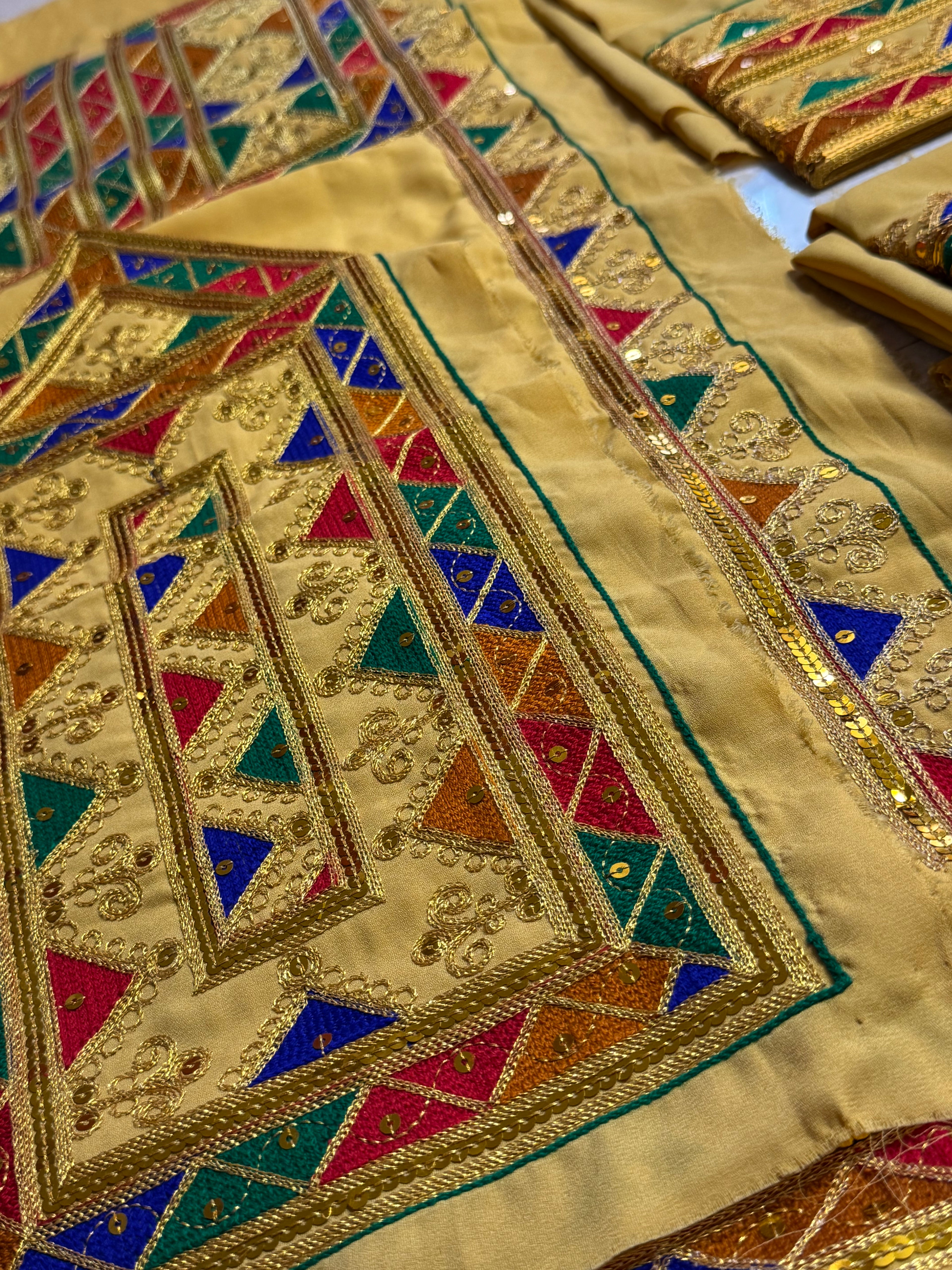 SIMPLE MULTI COLOUR PASHKI